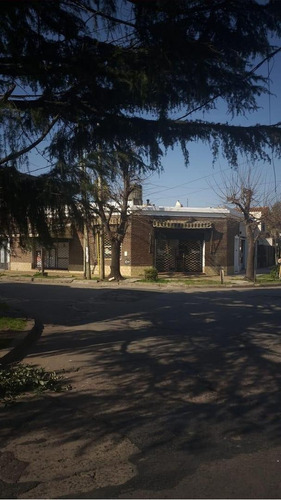 Imagen 7 de 9 de Casa C/locales - Excelente Zona - Haedo - Barrio Guemes