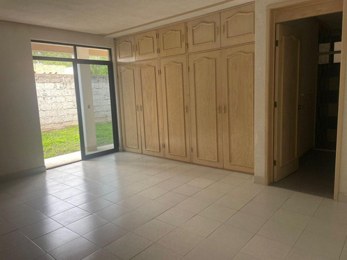 Casa En Venta En Villas De Irapuato, Irapuato, Gto.