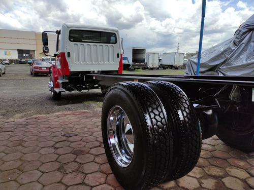 Imagen 4 de 11 de Freightliner M2 Modelo 2013