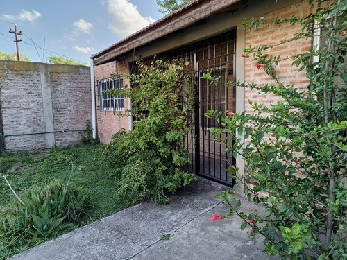 Casa En Venta, 5 Ambientes, Patio, Cochera, Jardin, Monte Grande