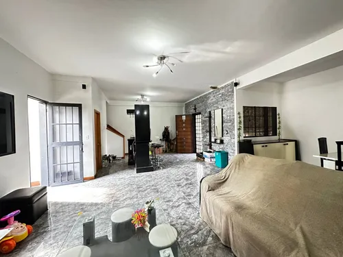 Casa En Venta En Parque Caiza