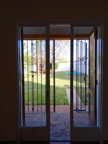 Casa En Venta . 4 Dormitorios 4 Baños - 500mts2 - Bolívar