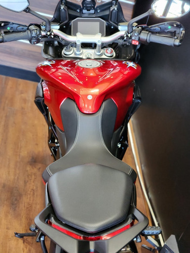 Imagen 24 de 25 de Mv Agusta Turismo Veloce Lusso Bordó