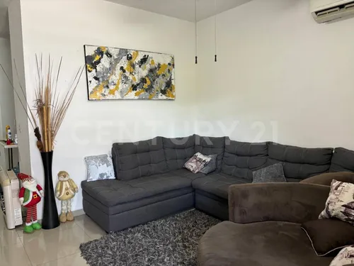 Casa En Venta En Fracc. Los Castaños Apodaca