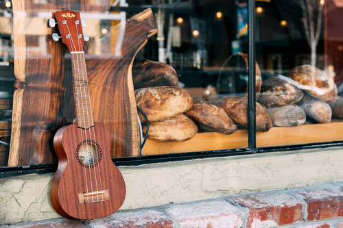 Ukelele Soprano De Caoba Modelo Ka 15s Y De Sonido Cálido