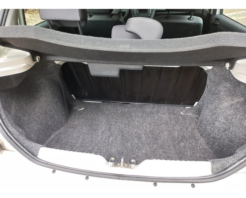 Imagen 9 de 10 de Volkswagen Gol Trend 1.6 Trendline 101cv