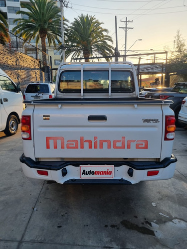 Mahindra Pik-Up D/C 4X2 Base Touch