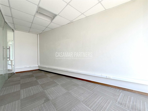 Gran Oficina En Arriendo Privado Y Sala De Reuniones