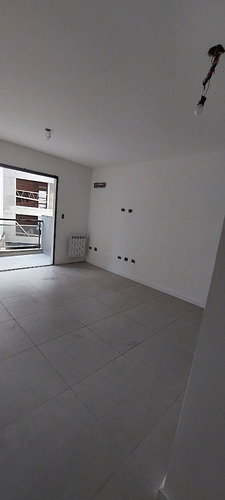 Departamento De 2ambientes En Venta - Castelar Norte