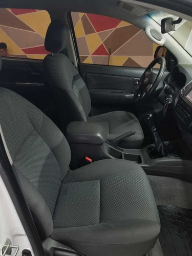 Toyota Hilux 3.0 Cd Srv 171cv 4x2 - B3 2015