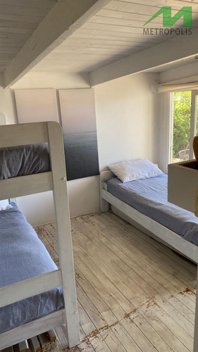 Casa En Arriendo De 5 Dorm. En Vichuquén