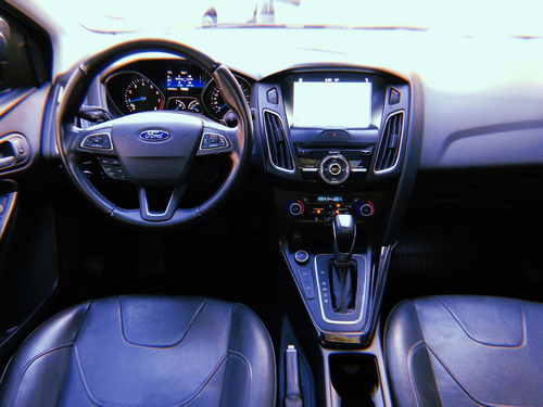 Imagen 9 de 14 de Ford Focus Titanium 2.0 4p. 2018 Automático Full Con Cuero