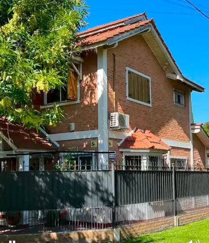 Casa Chalet En Venta En De Vicenzo Chico, Del Viso, Pilar