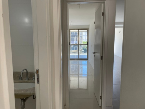 Imagem 14 de 30 de Excelente Cobertura Duplex De Alto Padrão Com Três Suítes Na Avenida Afrânio De Melo Franco, Leblon. - Co00045 - 69400596