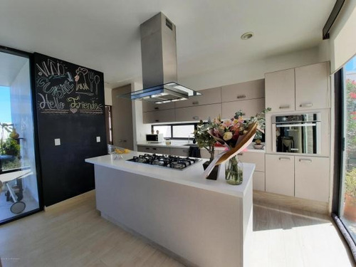 Imagen 9 de 14 de Qh2 Casa En Venta En Zibata Con Roof Garden Y Vista Al Campo De Golf