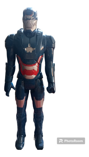 Iron Man Patriota 30cm Muñeco Articulado Titan Hero - Hasbro