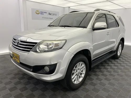 Toyota Fortuner 2.7 Urbana 4x2