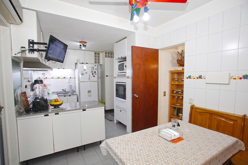 4 Ambientes Con Cochera - Dependencia Y Baulera - Charcas 3300 - Palermo.