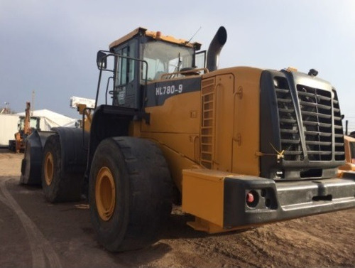 Imagen 3 de 14 de 23) Cargador Frontal / Trascavo Hyundai Hl780-9 2010 30 Ton