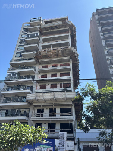 Espectacular Depto 3 Ambientes Con Balcón Corrido Frente A La Plaza - Monte Castro