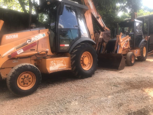 Retroescavadeira Case 580m 2010 4x2