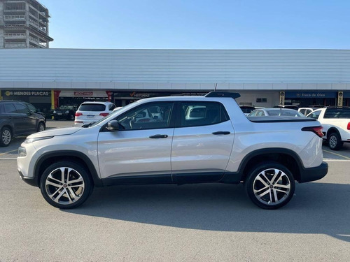 Imagem 9 de 13 de Fiat Toro Freedon 1.8 2017 Flex