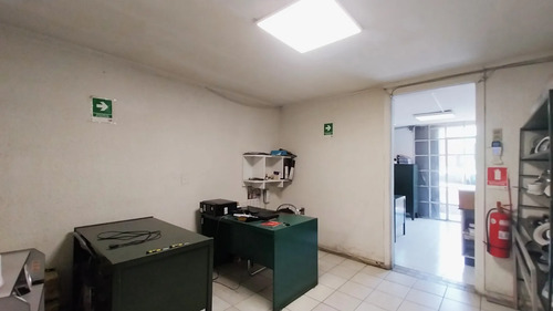 Arriendo Oficina Comercial Varios Usos Cocina Baños Santiago