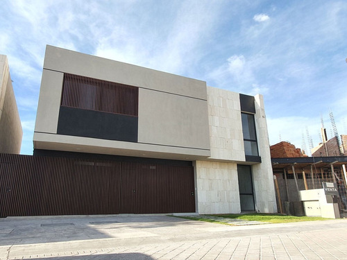 Luxury Home En Lomas Del Campanario, 4ta Recamara En Pb, Jar