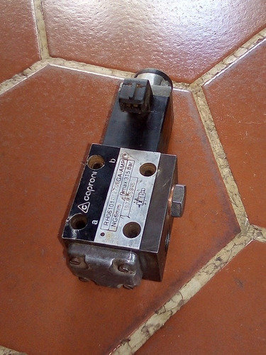 Electrovalvula Selenoide Bloqueo 4x4 Tractor Belarus Rh06101 (Usado)