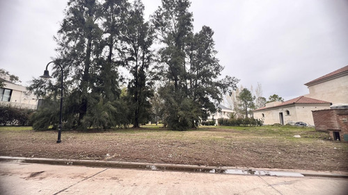 Terreno En Country St. Thomas Oeste Canning