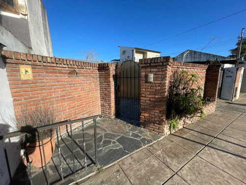 Venta Casa 4 Ambientes Con Pileta Y Cochera Padua