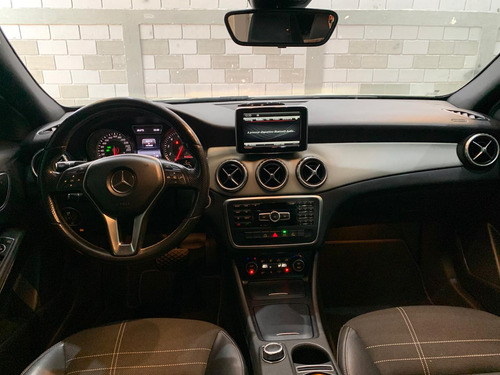 Mercedes-Benz Classe GLA 1.6 Vision Turbo Flex 5p