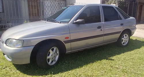 Ford Escort 1.8 Clx 5 p