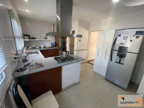 Casa En Venta En Garín, Escobar! 5 Ambientes Con Pileta!