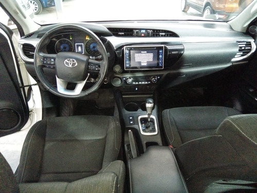 Imagen 23 de 25 de Toyota Hilux Srv 4x2 Aut