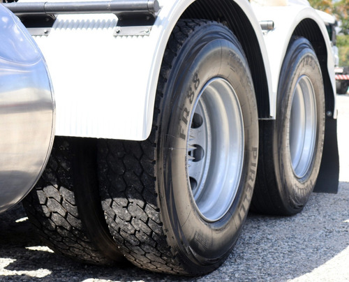 Imagem 7 de 10 de Volvo - Fh 460 - 6x2 - 2014 - Branco - Teto Alto - Filé.