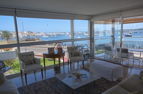 Apartamento Frente Al Puerto En Alquiler- Ref: 2563