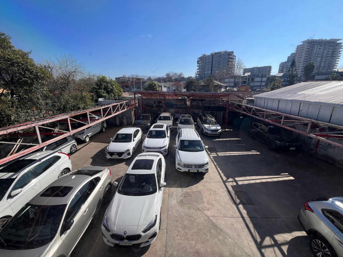 Gran Local Comercial En Las Condes Con Patente Automotriz.-