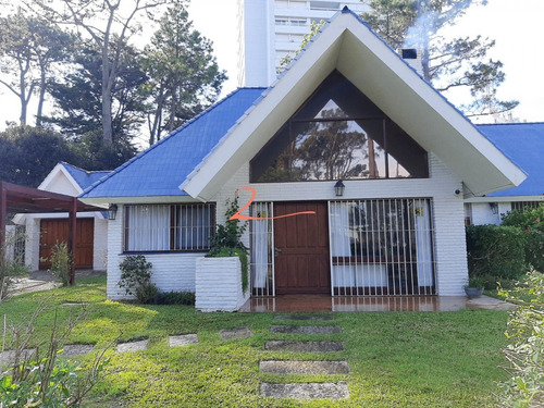 Casa En Venta En Excelente Estado De Conservaciòn - Ref: 3221