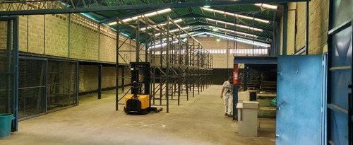 Imagen 3 de 12 de #1469 Galpon 1.550 M2 Macaracuay-el Encantado.