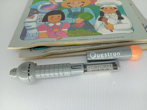 Imagem 4 de 10 de Brinquedo Caneta Tectoy Questron + Livros Década 80