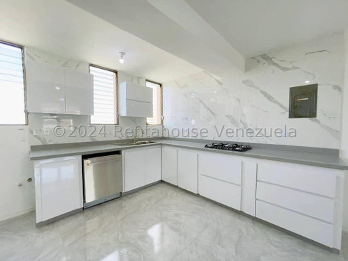Apartamento En Alquiler En Zona Céntrica Cerca De La Clínica Lugo En Los Caobos 24-21286 Holder