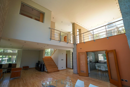 Imagen 10 de 30 de Venta Casa, 5 Amb. Pileta, Parque B Cerrado Casco Leloir