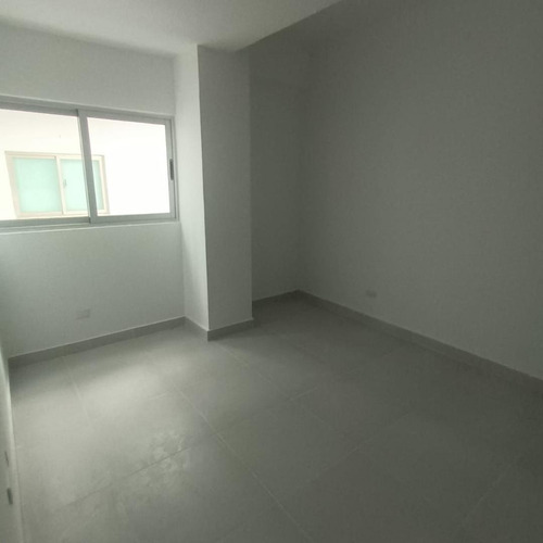 Apartamento Nuevo En Evaristo Morales, Una Habitacion, 11/2 Baños Terraza, Gym Salon Multiusos