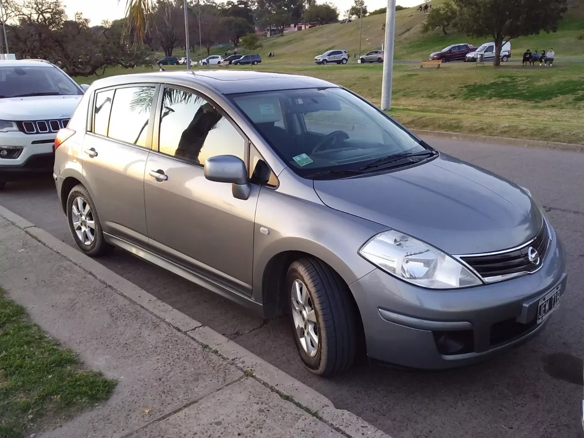 Nissan Tiida 1.8 Acenta