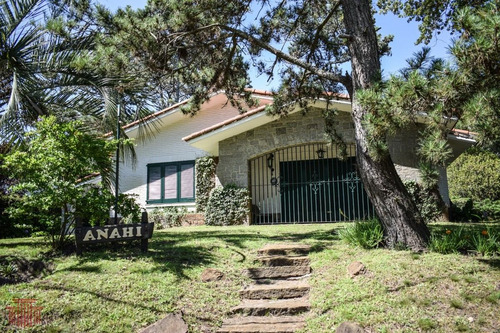 Casa En Punta Del Este , Cantegril- Ref: 12000