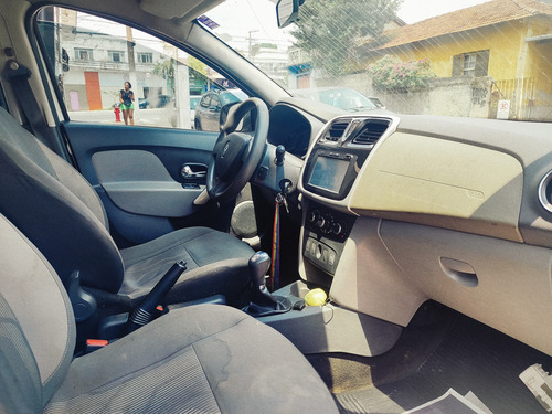 Renault Logan 1.6 Expression Hi-power 4p