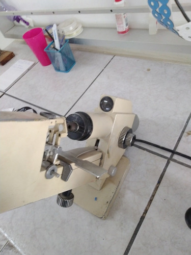 Lensometro Essilor