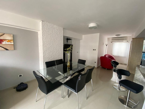 Apartamento En Venta En Cumboto Sur, Puerto Cabello. Inmobiliaria Maggi 2038