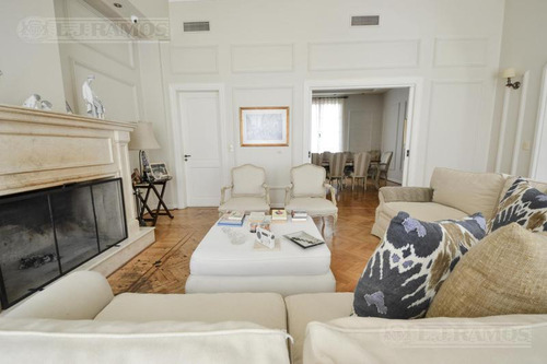 Espléndida Casa En Venta/alquiler En Lomas De San Isidro